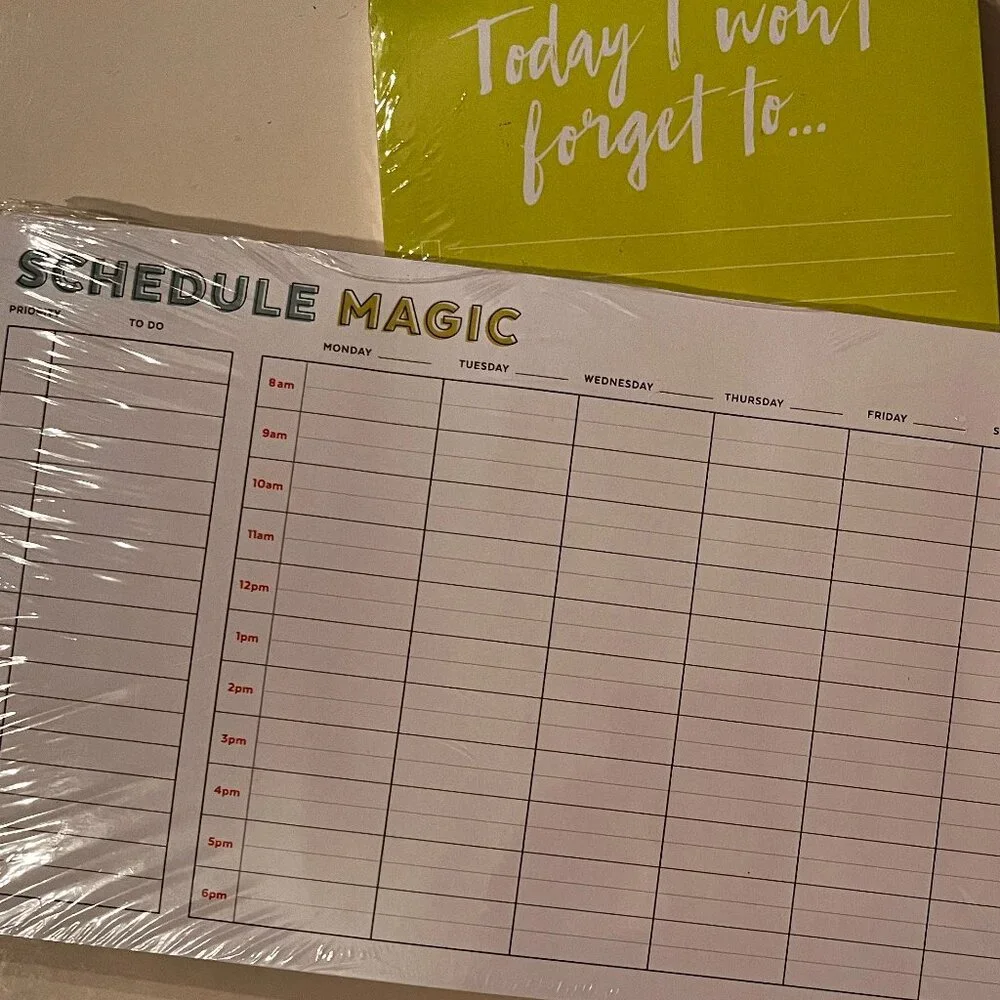 Gartner (green) notepads do