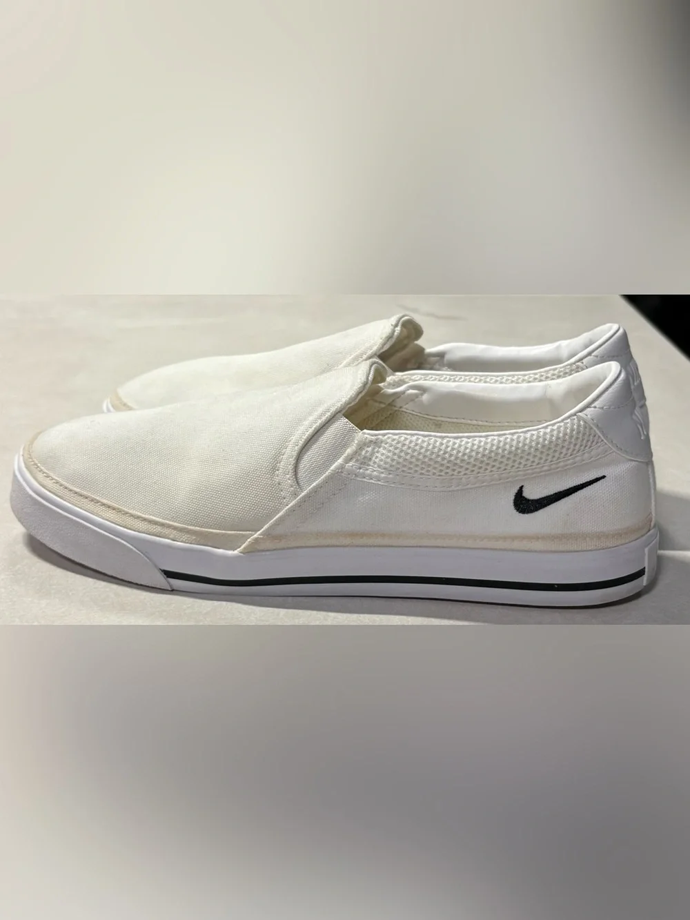 Nike classic slip