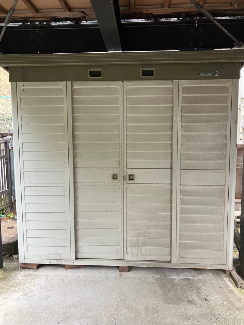 Pick-up only Yodomon storage shed, storage, warehouse t5-17578130887 Storage shed with shelves