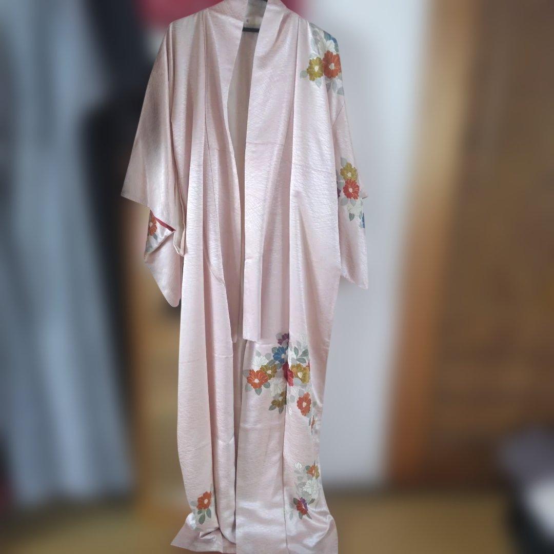 Light pink floral embroidered kimono